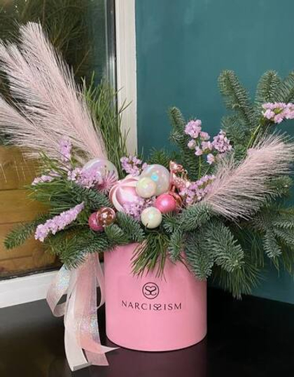 Розовая композиция с нобилисом