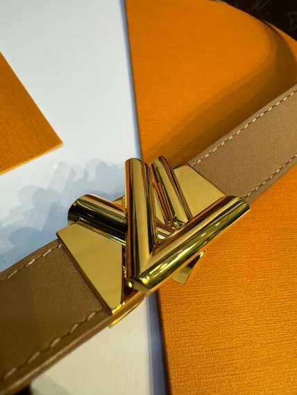 Ремень Louis Vuitton GO-14 кремовый