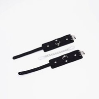 Черные кожаные оковы с хромированной фурнитурой