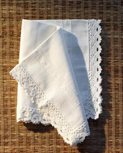 ZARA HOME САЛФЕТКИ ИЗ ХЛОПКА С ВЫШИВКОЙ И КРУЖЕВОМ (2 ШТ.), БЕЛЫЙ