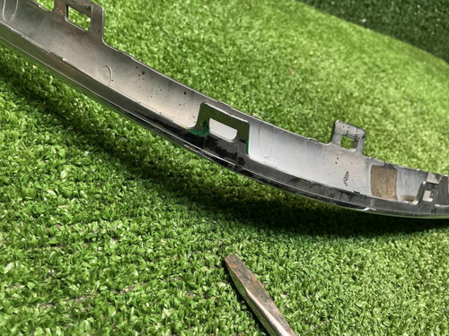 Молдинг решетки радиатора Mercedes V W447 (14-нв)