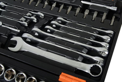 Набор инструментов 1/2", 1/4", CrV, 82 предмета в кейсе