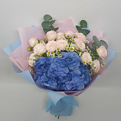 Букет из роз и гортензии Кира