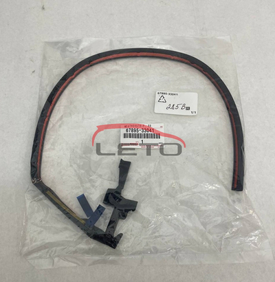 Уплотнитель двери задней правой 67895-33041 6789533041