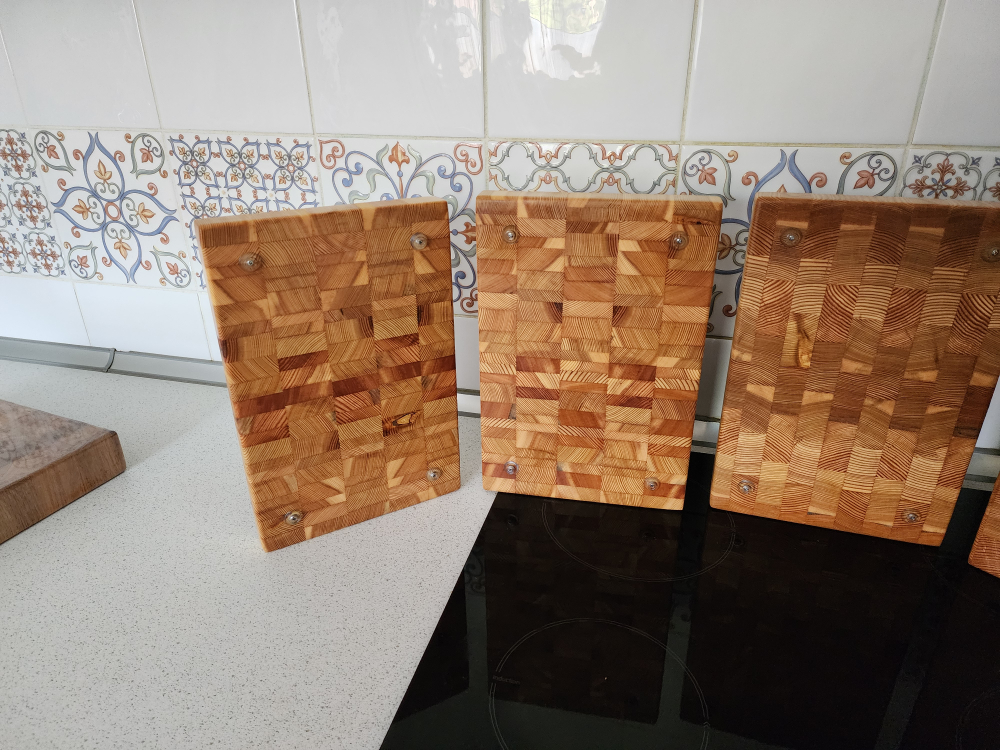 Торцевая разделочная доска 30x20x3 см. лиственница, арт. 062-1 уцененная-1