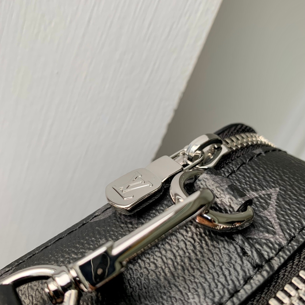 Louis Vuitton Alpha Wearable Wallet
