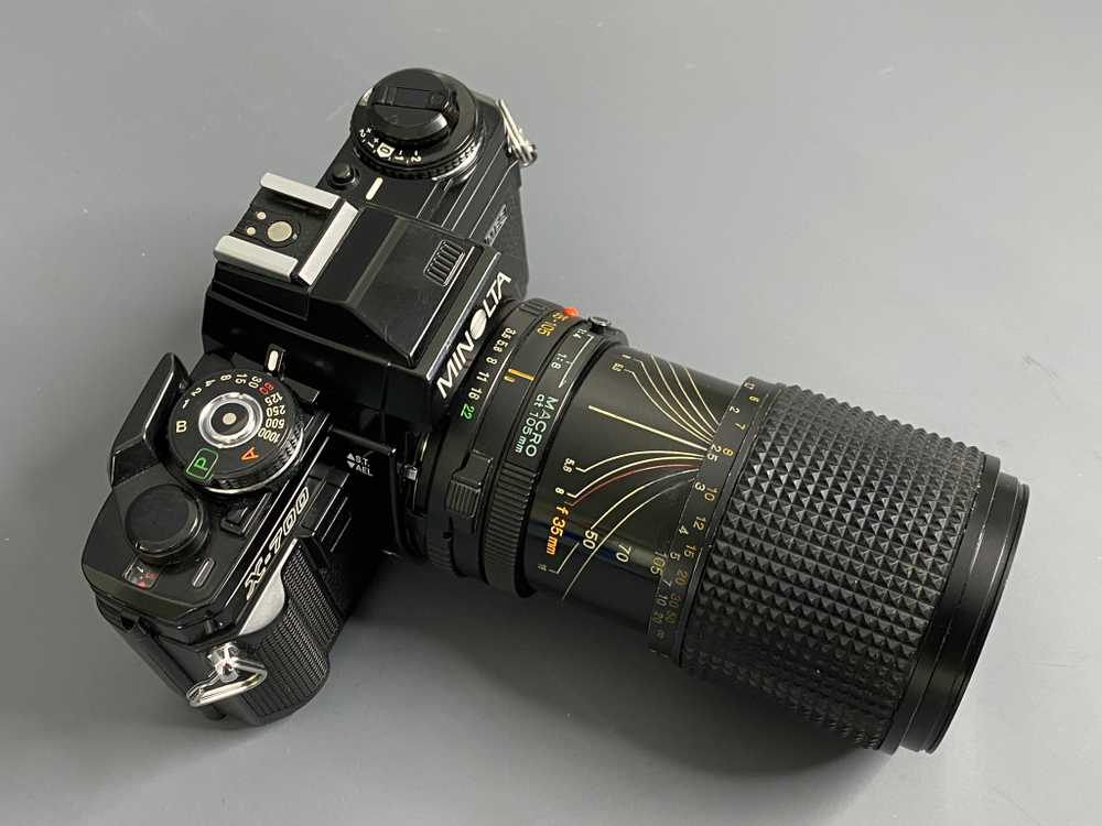 Minolta X-700 + Minolta MD 35-105mm 3.5-4.5 Zoom