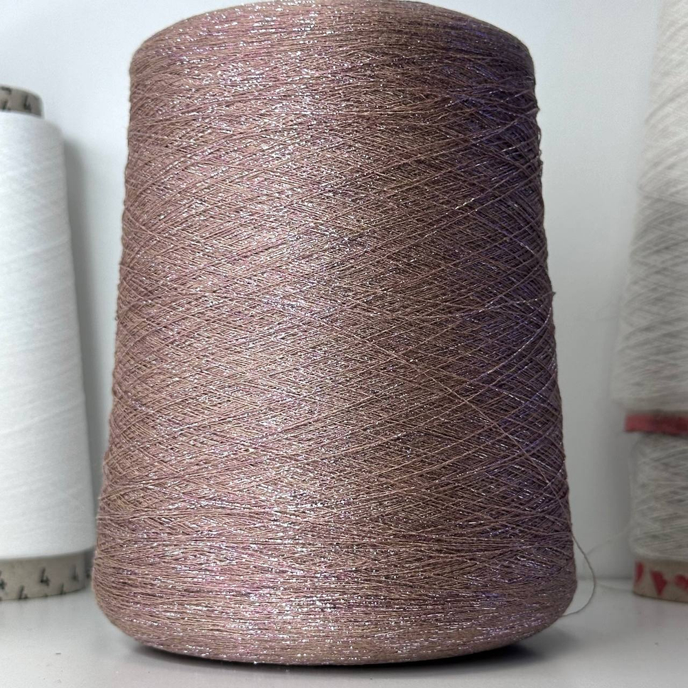 LUNAR - Lanificio dell Olivo S.p.A.; 70% вискоза, 15% люрекс, 15% п/а; 3500м/100гр; col. 1389, цвет: розово-бежевая нить, серебристый люрекс