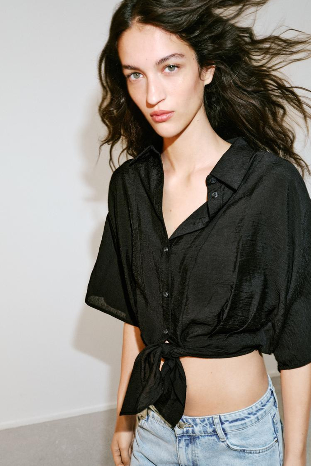 ZARA РУБАШКА С КОРОТКИМИ РУКАВАМИ И УЗЛОМ, ЧЕРНЫЙ