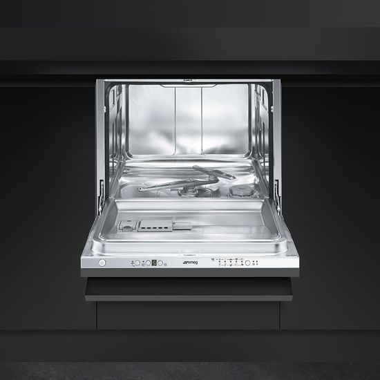 Встраиваемая посудомоечная машина Smeg STC75