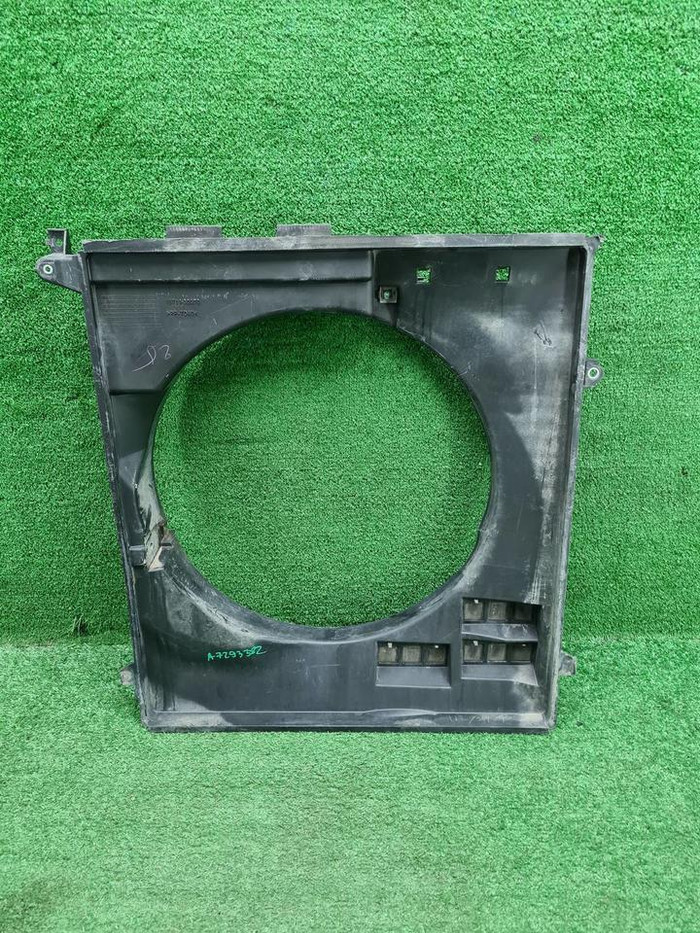 Диффузор вентилятора Toyota LC Prado 150 (2009-нв)