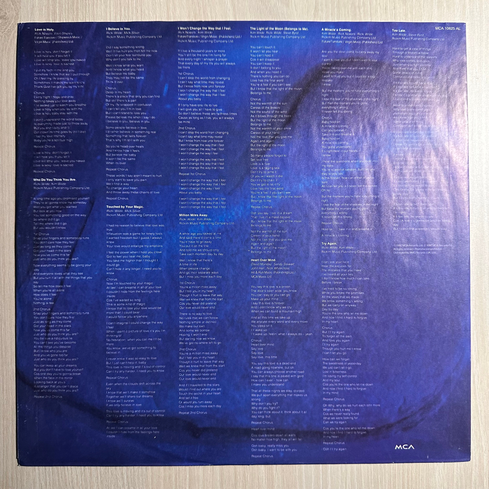 Kim Wilde - Love Is (Европа 1992г.)