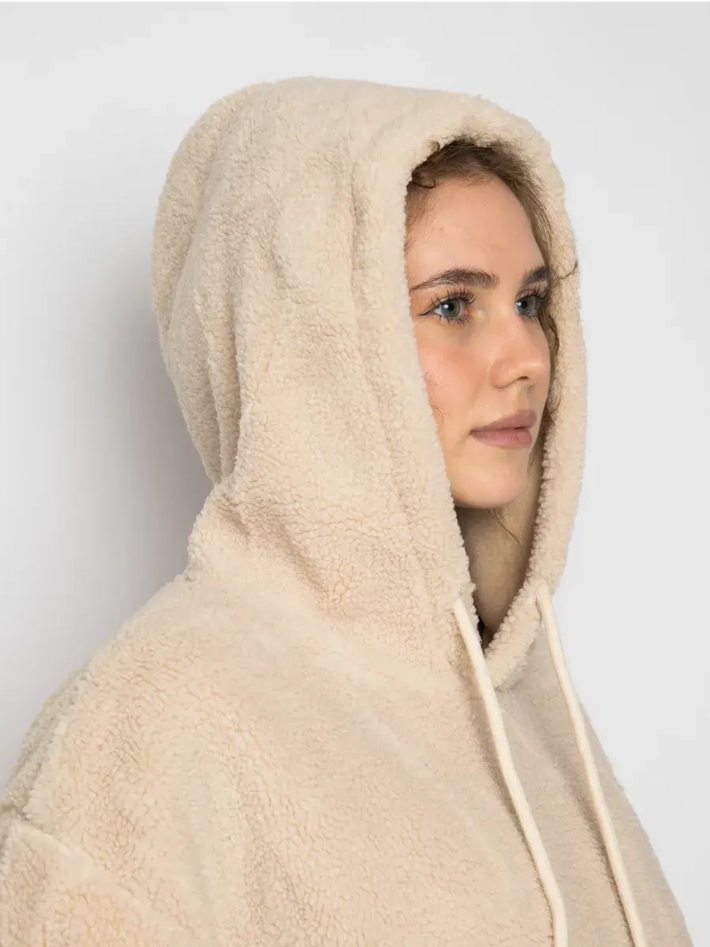 Толстовка плюшевая с капюшоном