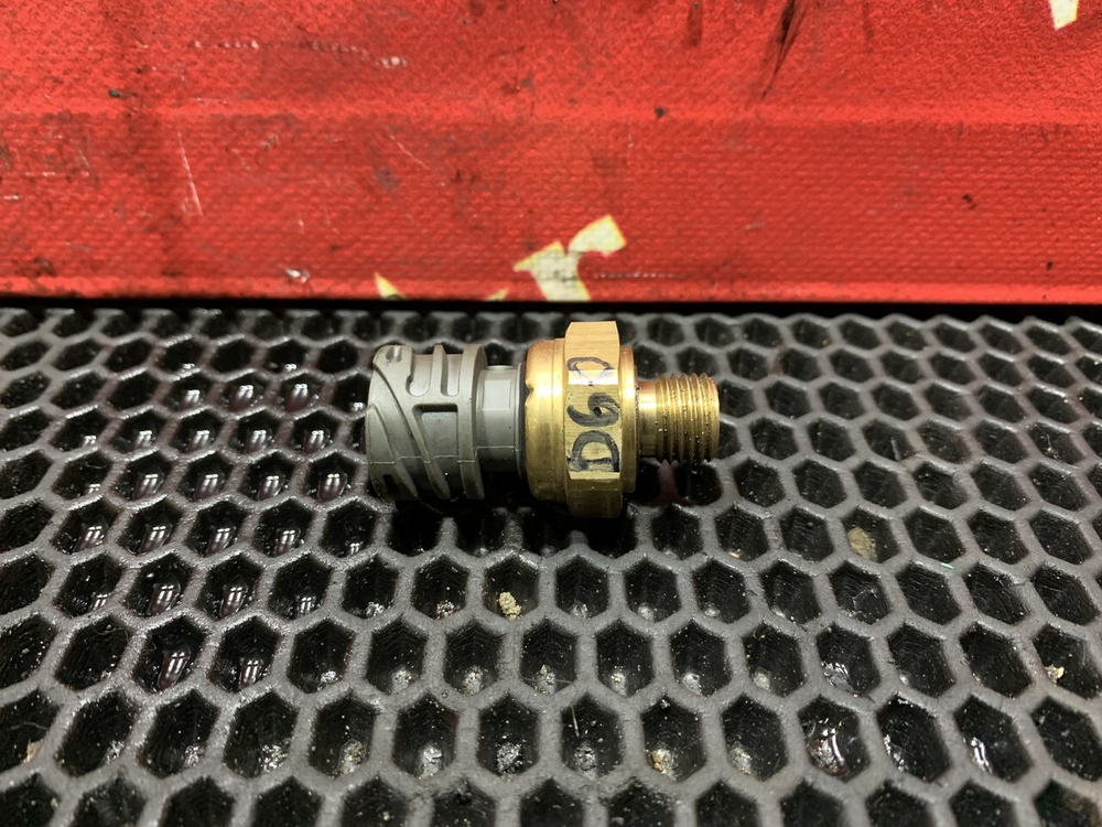 Датчик давления масла 2021г.