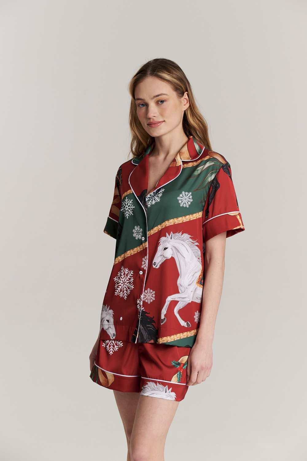 Шелковая блуза с кантом - новогодние лошади