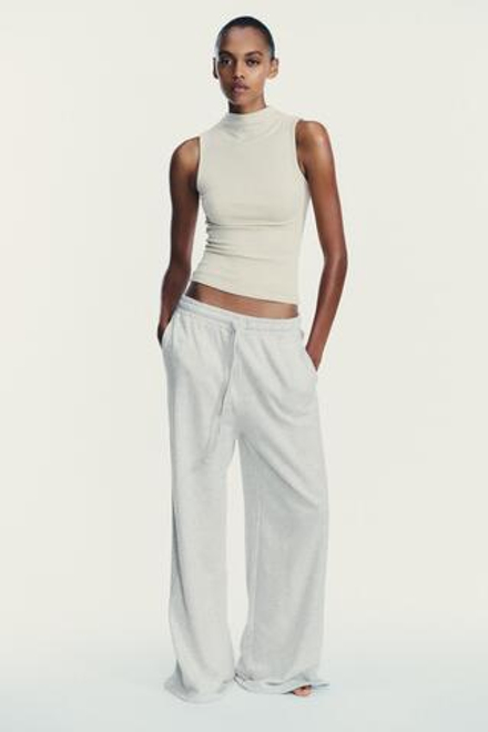ZARA ТОП ИЗ ХЛОПКА И МОДАЛА, КАМЕННО-СЕРЫЙ