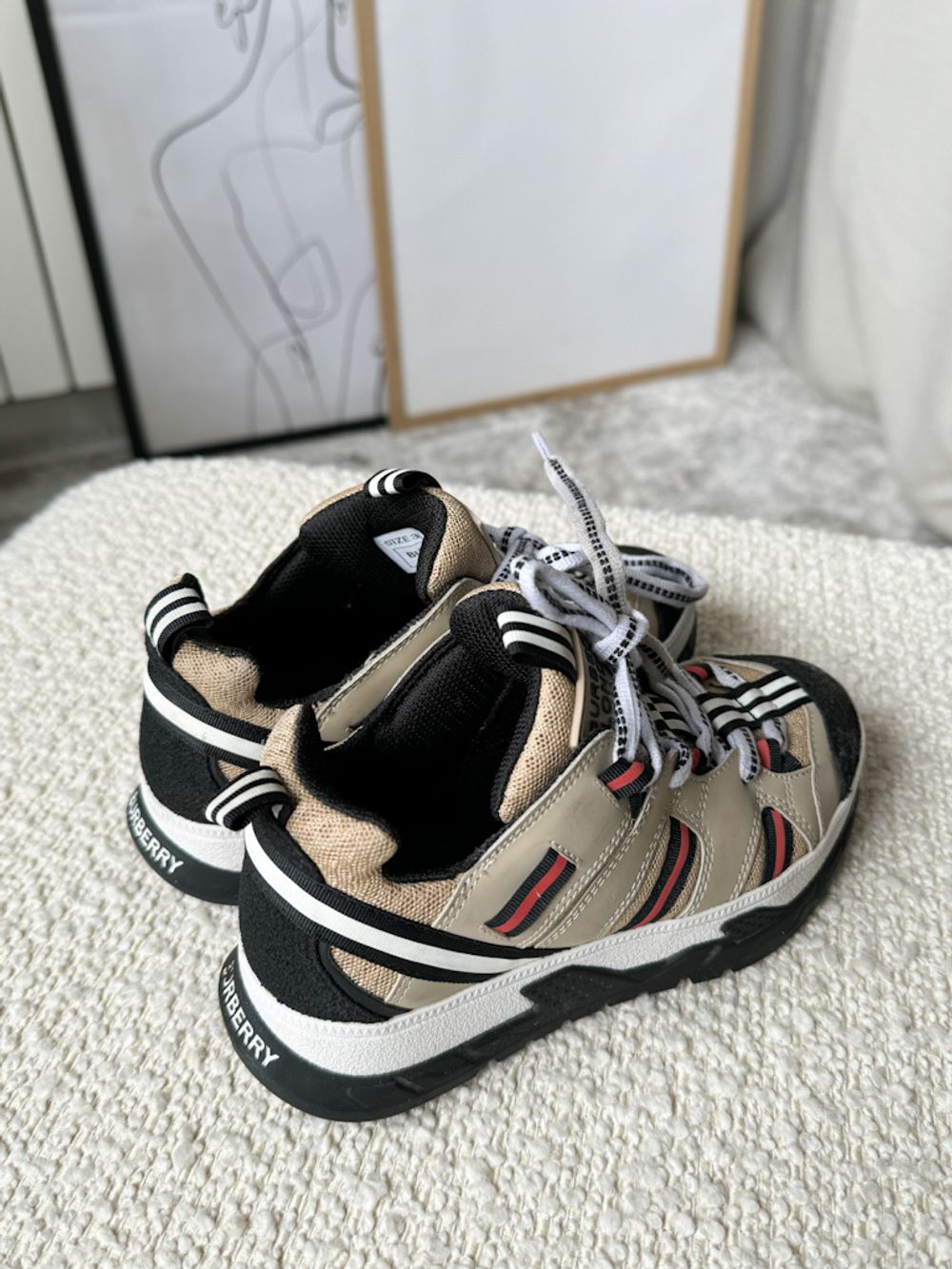 Кроссовки Burberry, 30