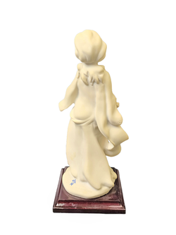 Статуэтка "Девушка - Осень" Capodimonte