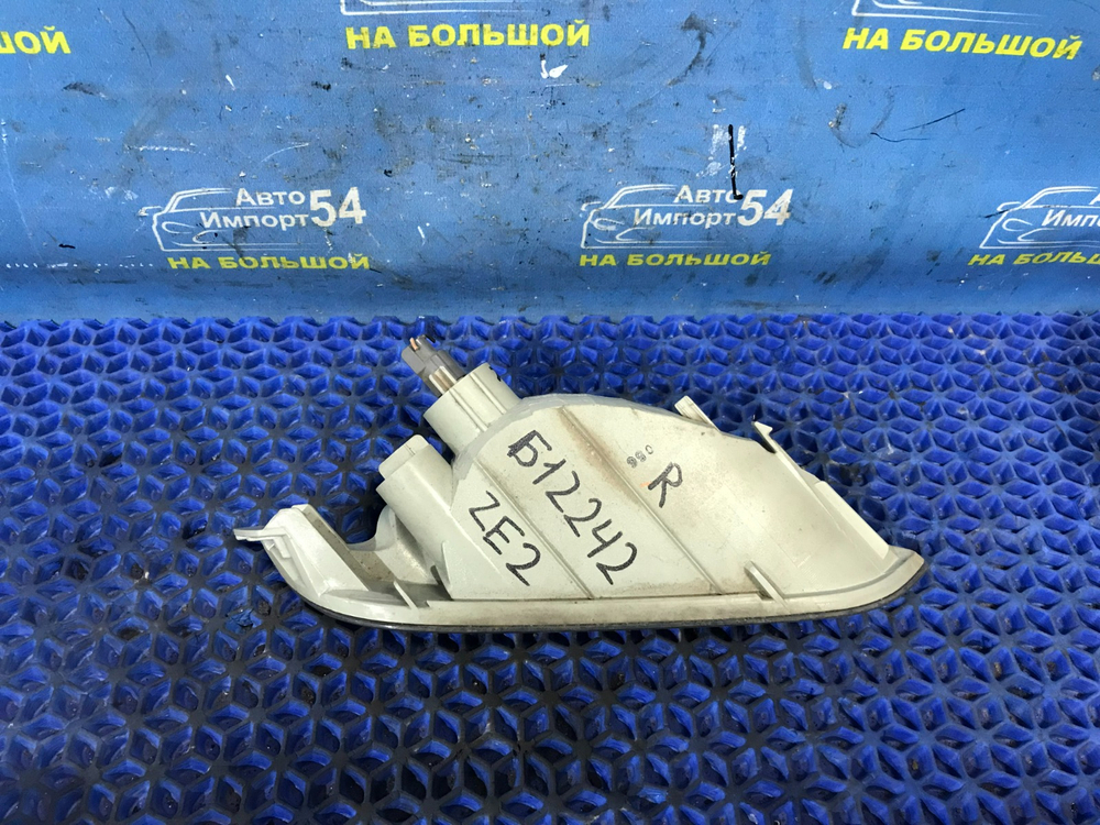 Повторитель в бампер правый Honda INSIGHT 2009-2011