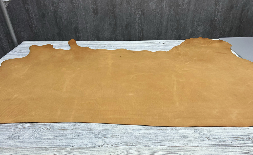 Целая шкура неокрашенной растишки Этруско цв. Натуральный / Etrusco Wax Naturale