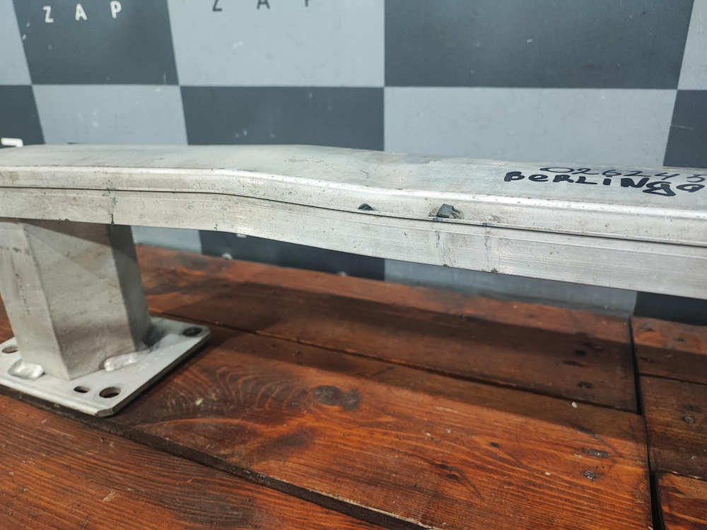 Усилитель переднего бампера Partner Berlingo 2 (B9)  Б/У Оригинал 9681145780