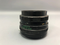 Helios-44M с тугой прокруткой фокусировочного кольца.