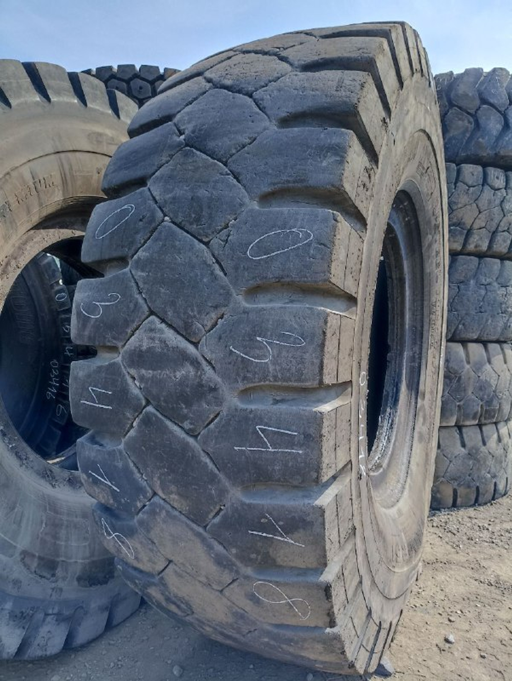33.00R51 Bridgestone VRDP шина б/у