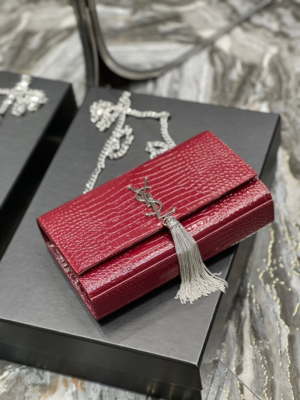 Saint Laurent Kate Medium Bag 24 cm