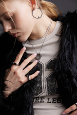 Колье с затяжкой Geo Black