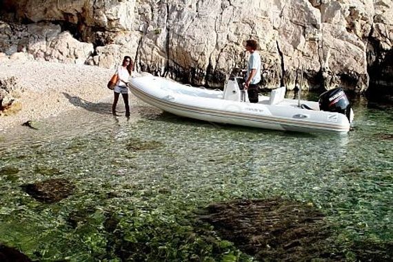 Лодка надувная ZODIAC MEDLINE 580 NEO хайпалон-неопрен