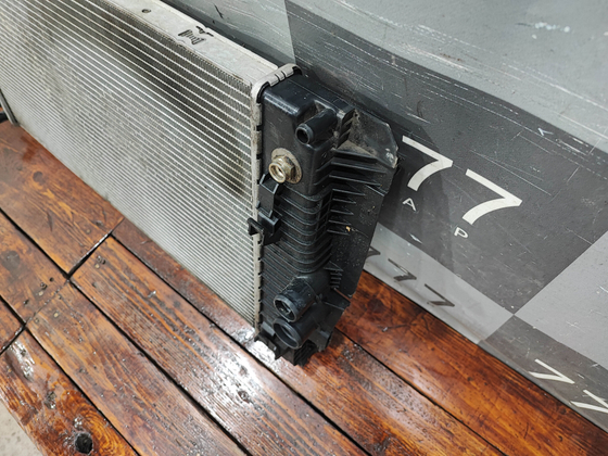 Радиатор двигателя Mercedes Viano W639 БУ Аналог 67174