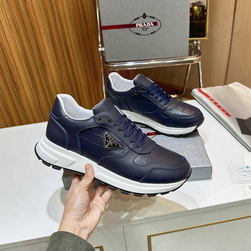 Кроссовки Prada