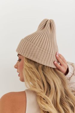 Шапка из хлопка бежевого цвета