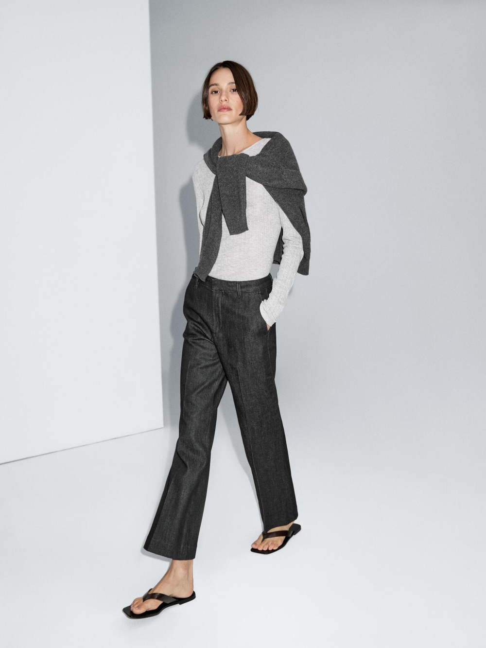 Massimo Dutti Джинсы клеш со средней посадкой, черный