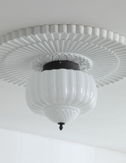 Нежный классический потолочный светильник 🤍