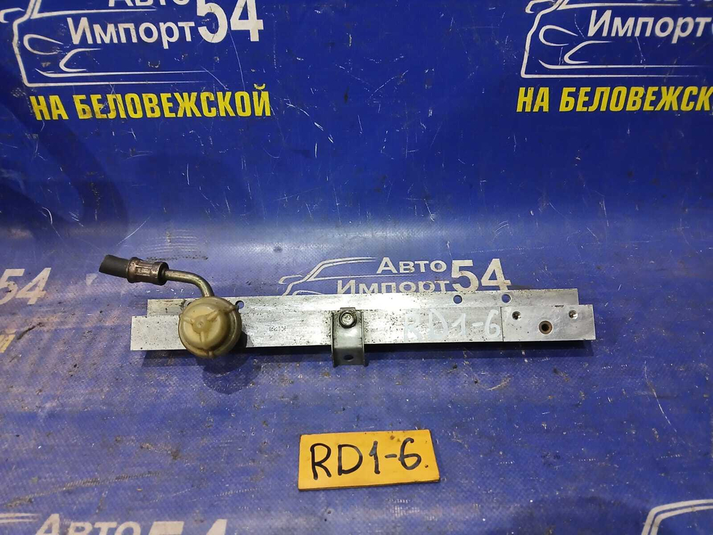 Топливная рейка Honda CRV 1996