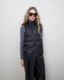 Жилет пуховый из итальянского нейлона черный