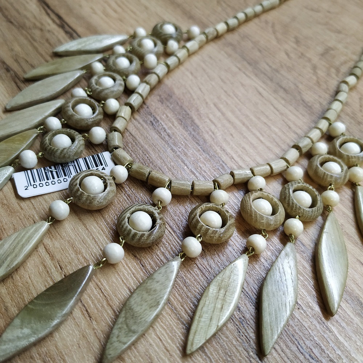 Колье Кристина, 13 листков, дерево, цвет бежевый, молочный, 50 см