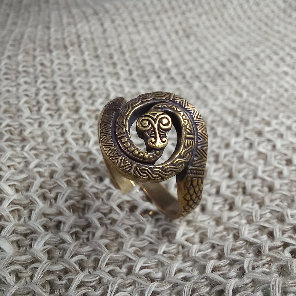 Кольцо "Уроборос"