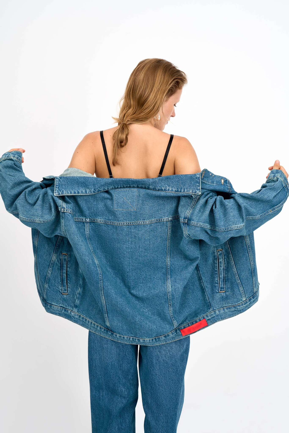 Джинсовая куртка женская синяя JEANS RELAXED JACKET DARK BLUE