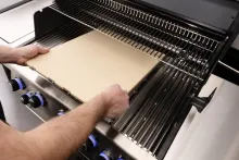 Керамический камень для пиццы и другой выпечки, 48x42 см, Broil King