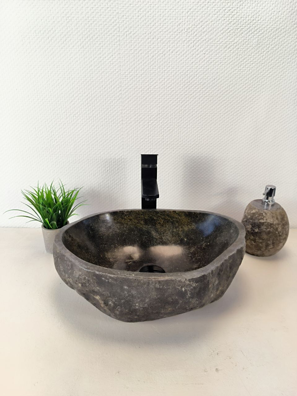 Раковина из речного камня RS-65964 45х31х15 из натурального камня