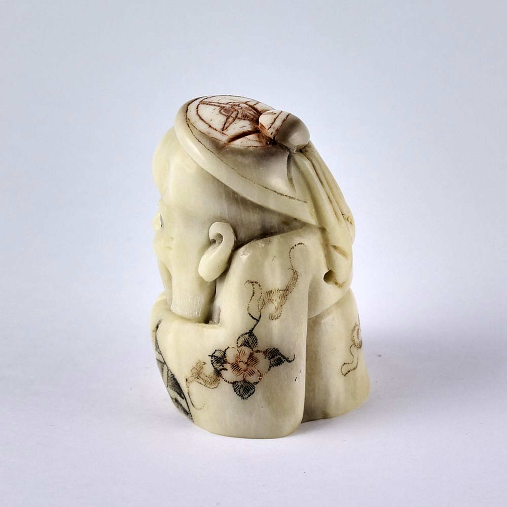 Нэцкэ Шоусин в кимоно