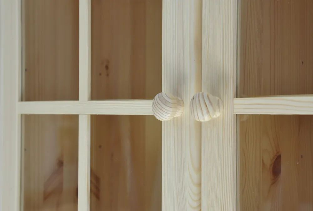 Шкаф Лена двухдверный из сосны, с регулируемыми полками (верхняя часть буфета Лена), в натуральной отделке