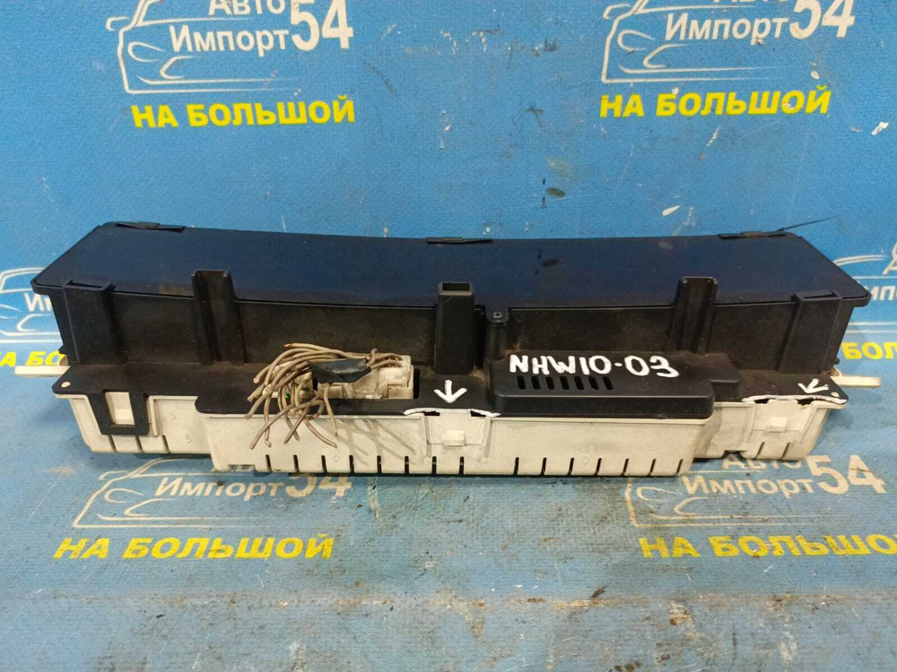 Щиток приборов TOYOTA PRIUS 1999