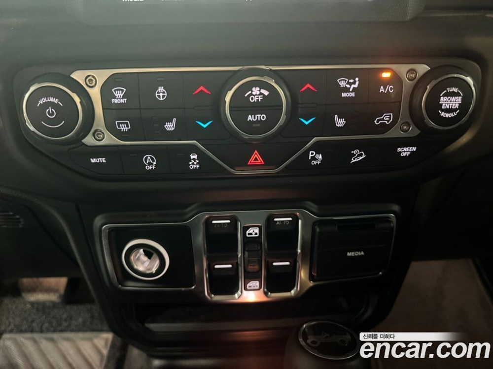 Jeep Wrangler (JL) 2.0 Overland 4 двери (11.2019)