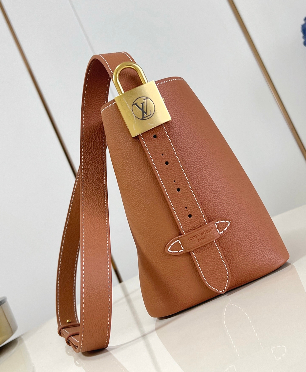 Louis Vuitton Low Key All in BB