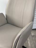 Стул М-City DISAUR Йозеф (Yozef) поворотный на поворотный на 360 градусов, Hf017-09 Латте, Экокожа, Черный