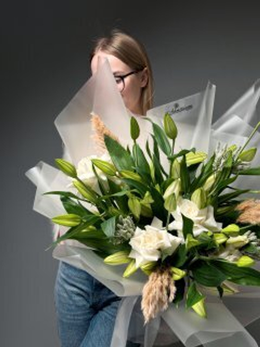 Букет "Охапка лилий"