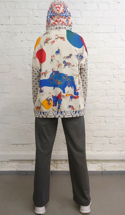 Худи "Слоны и жирафы", творчество нейросети по запросу: слоны и жирафы Сальвадора Дали в технике Василия Кандинского